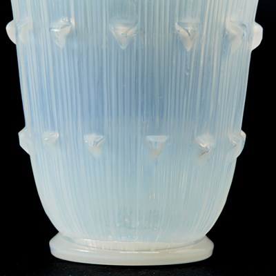Lot 242 - R Lalique Molded Glass Vase: Bellis