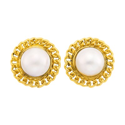Lot 11 - Pair of Gold and Mabé Pearl Curb Link Earclips