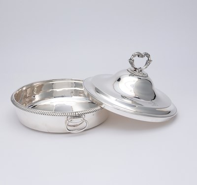 Lot 100 - George III Sterling Silver Covered Entrée Dish