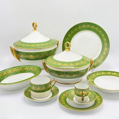 Lot 1087 - Richard Ginori "Aosta" Pattern Porcelain Dinner Service