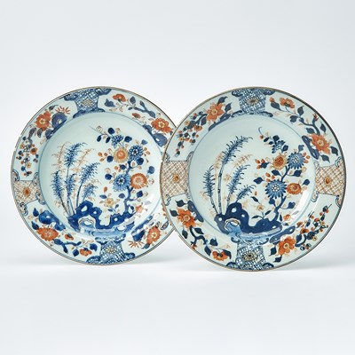 Lot 100 - Pair of Chinese Export Porcelain Imari Plates
