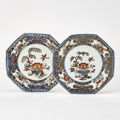 Lot 103 - Pair of Chinese Export Porcelain Imari Plates