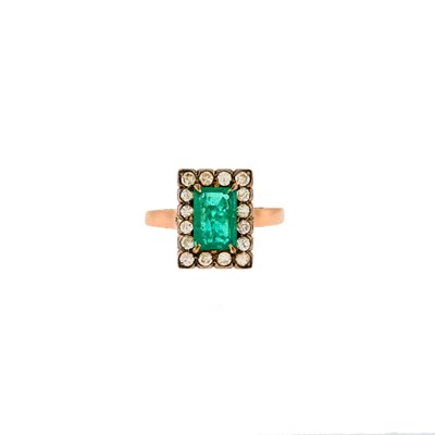 Lot 1257 - Low Karat Gold, Silver, Emerald and Diamond Ring
