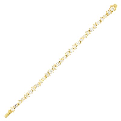 Lot 142 - Gold and Diamond Bracelet