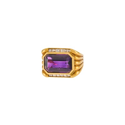 Lot 1088 - Gold, Amethyst and Diamond Ring