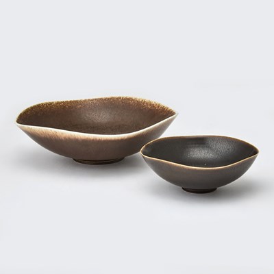 Lot 344 - Two Berndt Friberg Glazed Stoneware Footed Bowls
