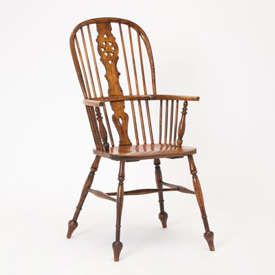 Lot 279 - English Yew Wood Windsor Armchair