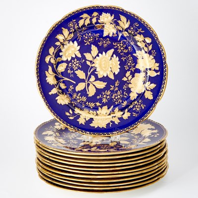 Lot 312 - Set of Twelve Wedgwood Porcelain "Tonquin Blue" Pattern Dinner Plates