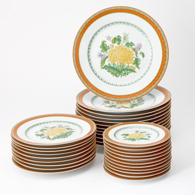 Lot 313 - Contemporary Haviland Limoges Botania Partial Service