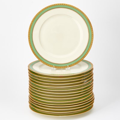 Lot 324 - Set of Sixteen Black Knight Porcelain "Delaware" Pattern Dinner Plates