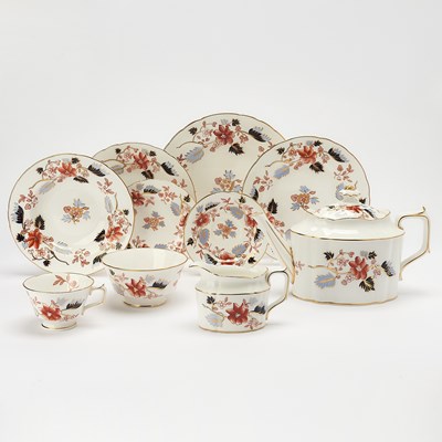 Lot 183 - Royal Crown Derby Beaumont China Service