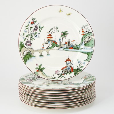 Lot 361 - Set of Ten Royal Worcester Chinoiserie Enameled Porcelain Plates