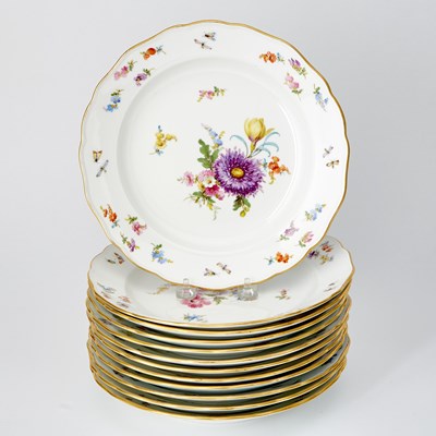 Lot 364 - Set of Twelve Meissen Porcelain Dinner Plates