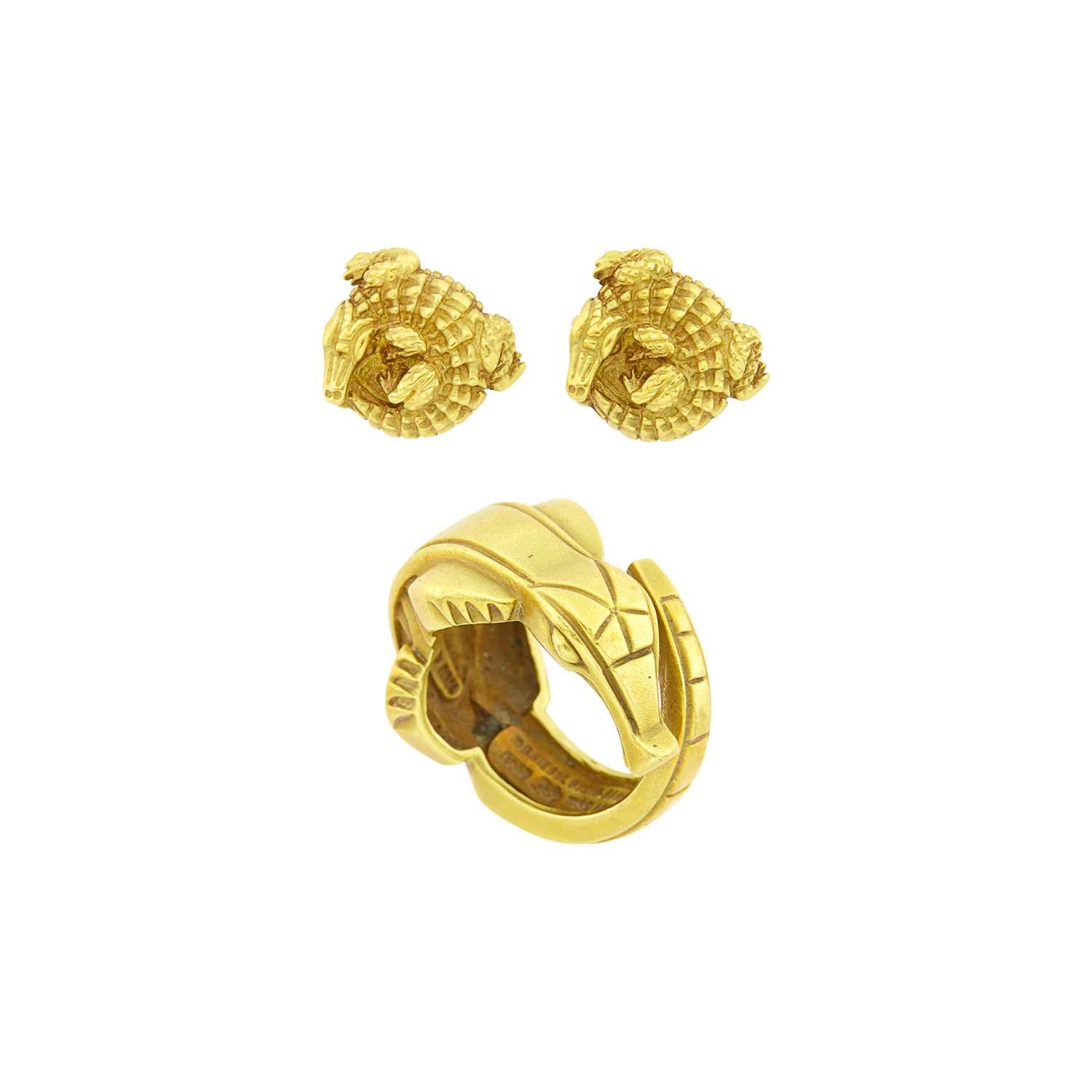 Lot 151 - Barry Kieselstein-Cord Gold Alligator Ring and Pair of Earrings