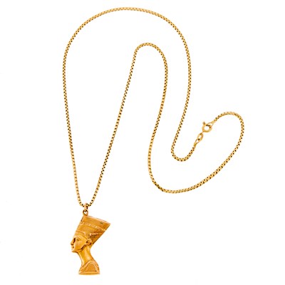 Lot 1221 - Gold 'Nefertiti' Pendant with Long Chain Necklace