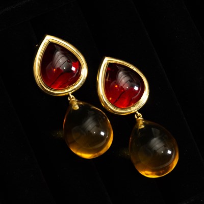 Lot 124 - Pair of Gold, Cabochon Garnet and Amber Pendant-Earclips