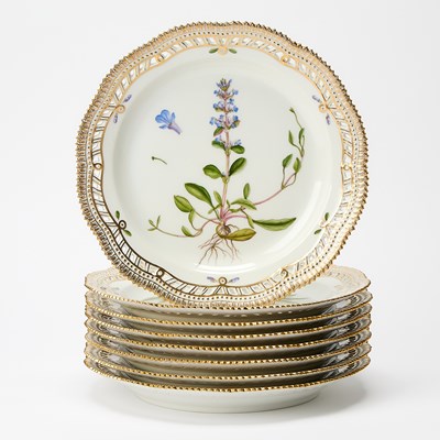Lot 896 - Set of Eight Royal Copenhagen Hand-Painted Porcelain Flora Danica Dinner Plates