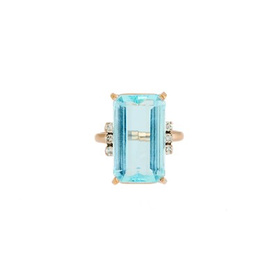 Lot 1125 - H. Stern White Gold, Aquamarine and Diamond Ring