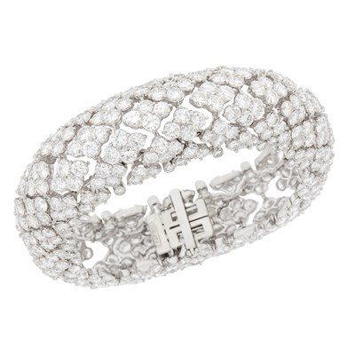 Lot 272 - David Webb Platinum and Diamond Bombé Bracelet