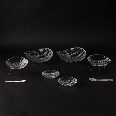 Lot 140 - Set of Six Steuben Tortoisehsell Glass Bowls