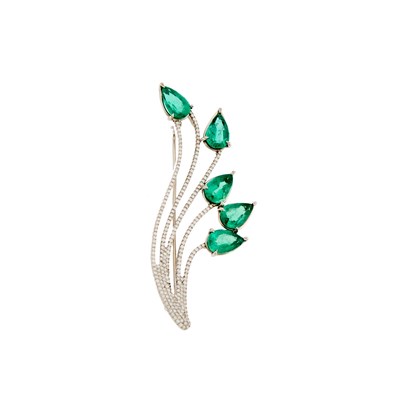 Lot 1152 - Platinum, Emerald and Diamond Brooch