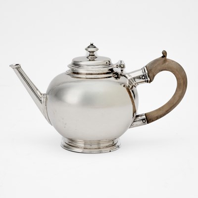 Lot 68 - George I Sterling Silver Teapot