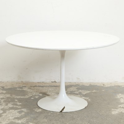 Lot 395 - White Tulip Table