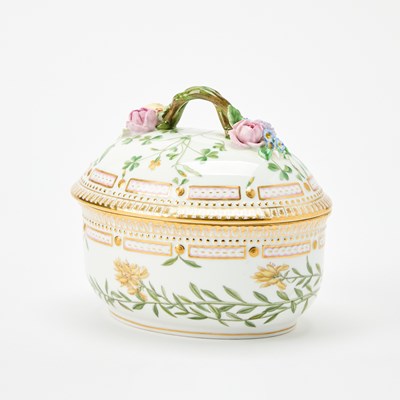 Lot 128 - Royal Copenhagen Flora Danica Porcelain Sugar Bowl