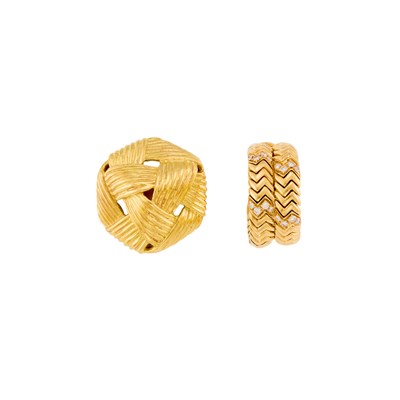 Lot 1233 - Bulgari Single Gold and Diamond 'Spiga' Hoop Earclip and Angela Cummings Single Gold Earclip