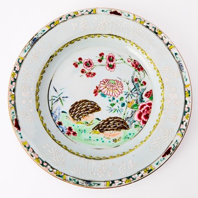 Lot 206 - A Chinese Slip-Decorated Famille Rose Porcelain 'Quails' Dish
