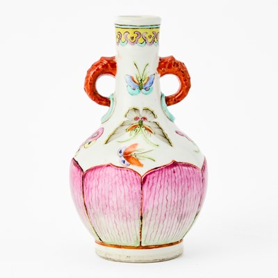 Lot 274 - A Small Chinese Famille Rose Porcelain Handled Vase