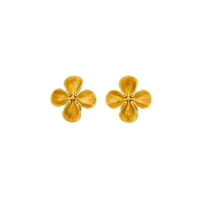 Lot 1001 - Pair of Gold Flower Earrings