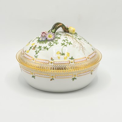 Lot 1084 - Royal Copenhagen "Flora Danica" Pattern Porcelain Covered Tureen