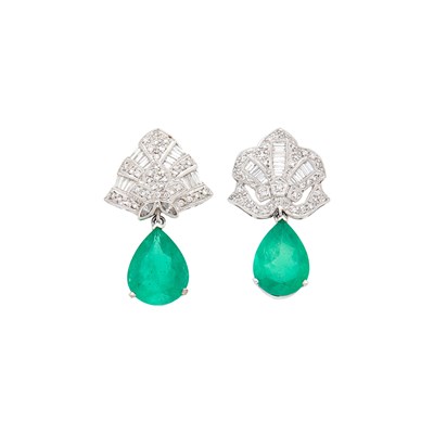 Lot 99 - Pair of Platinum, Emerald and Diamond Pendant-Earrings