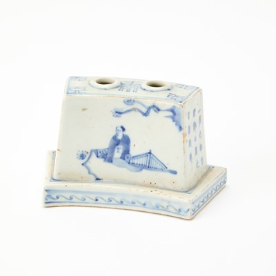 Lot 430 - A Chinese Blue and White Porcelain Inkwell