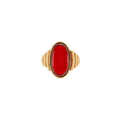 Lot 1039 - Gold and Coral Ring