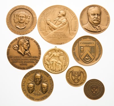 Lot 132 - United States. Group of College and University Medals. Bronze. About Uncirculated to Mint State.