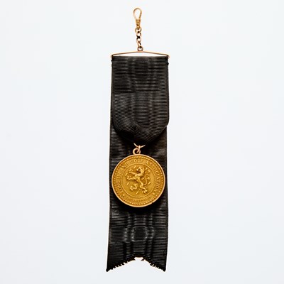 Lot 114 - United States. 1923 Long Island Golf Association Award Medal. Gold. 41g. 35mm.