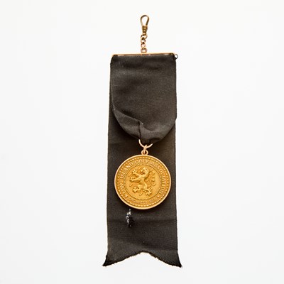 Lot 115 - United States. 1924 Long Island Golf Golf Association Award Medal. Gold. 26.3g. 35mm.
