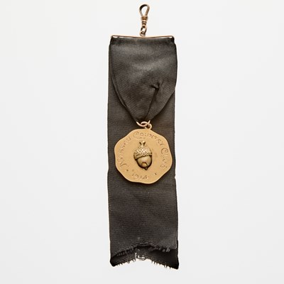 Lot 109 - United States. 1914 Nassau Country Club Golf Award Medal. Gold. 24g. 39mm.