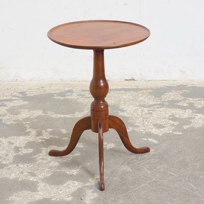 Lot 123 - Queen Anne Mahogany Tripod Table