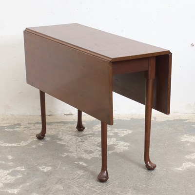 Lot 122 - Queen Anne Style Drop-Leaf Table