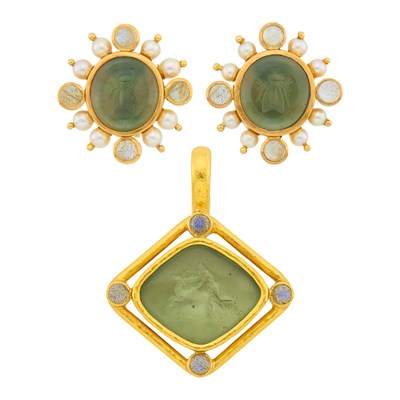 Lot 8 - Elizabeth Locke Pair of Gold, Venetian Green Glass Intaglio, Mother-of-Pearl, Cultured Pearl and Moonstone Earclips and Pendant