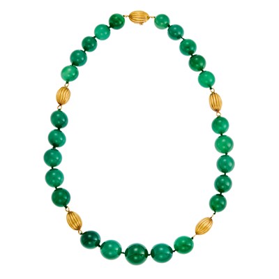 Lot 1055 - Green Onyx and Gold Bead Necklace