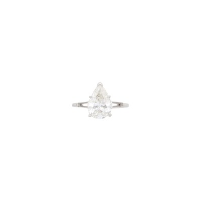 Lot 46 - Platinum and Diamond Ring