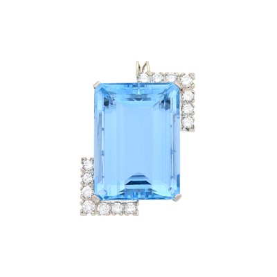Lot 105 - Platinum, Aquamarine and Diamond Pendant
