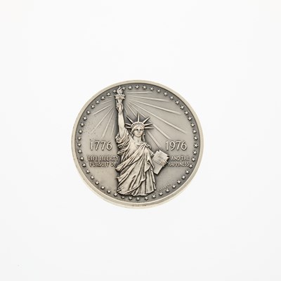 Lot 141 - United States. Bicentennial Medal. Silver. 76mm. Mint State.