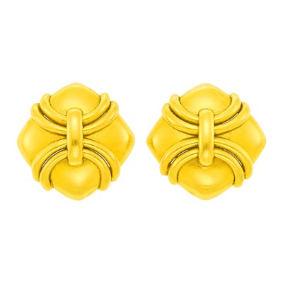Lot 10 - Pair of Gold Earclips