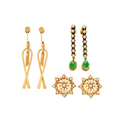 Lot 1241 - Two Pairs of Gold, Cultured Pearl and Dyed Jadeite Earclips and Pair of Gold and Cultured Pearl Brooches