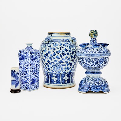 Lot 461 - Four Asian Blue and White Porcelain Articles